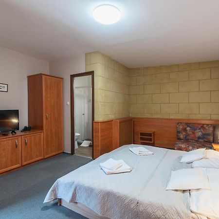 Delanta Panzio Bed & Breakfast Pecs Exterior photo