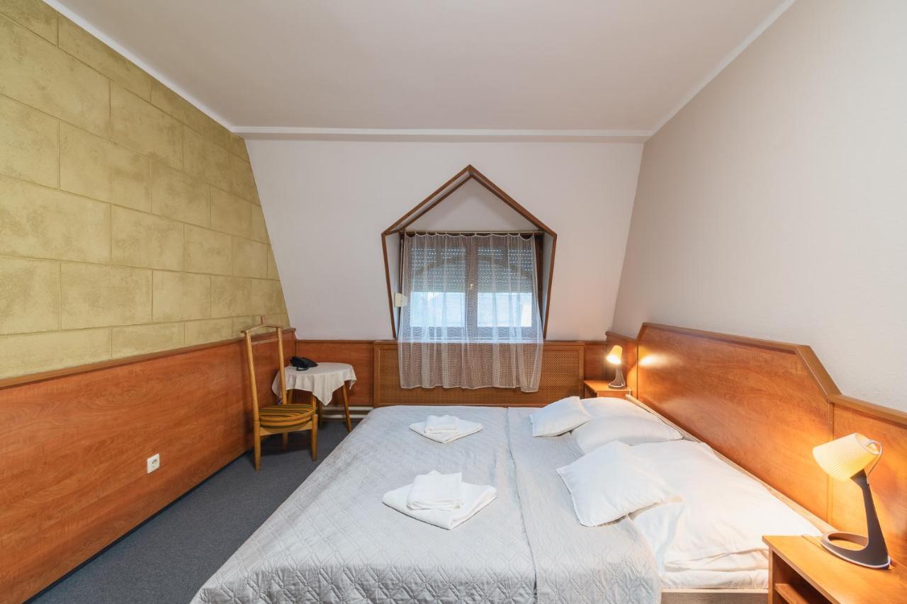 Delanta Panzio Bed & Breakfast Pecs Exterior photo