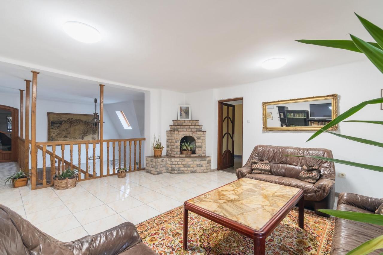 Delanta Panzio Bed & Breakfast Pecs Exterior photo