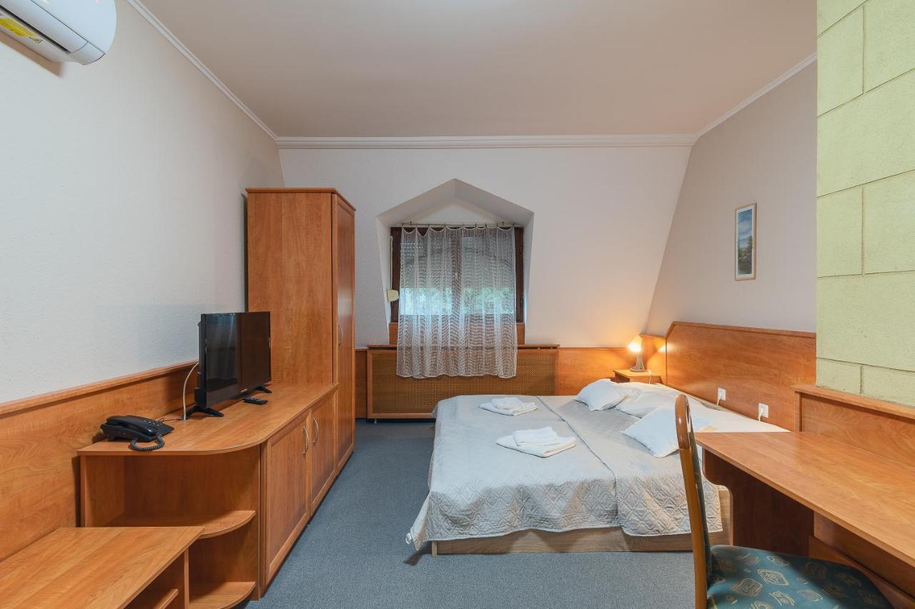 Delanta Panzio Bed & Breakfast Pecs Exterior photo